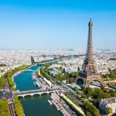 Vue aérienne de Paris avec la Tour Eiffel. Vous vous demandez "cuanto cuesta subir a la torre Eiffel" ? Admirez la vue !