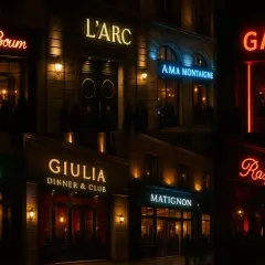 Les enseignes lumineuses de clubs parisiens : Boum Boum, L'Arc, Ama Montaigne, Gate, Cova, Giulia, Matignon, Raspoutine.