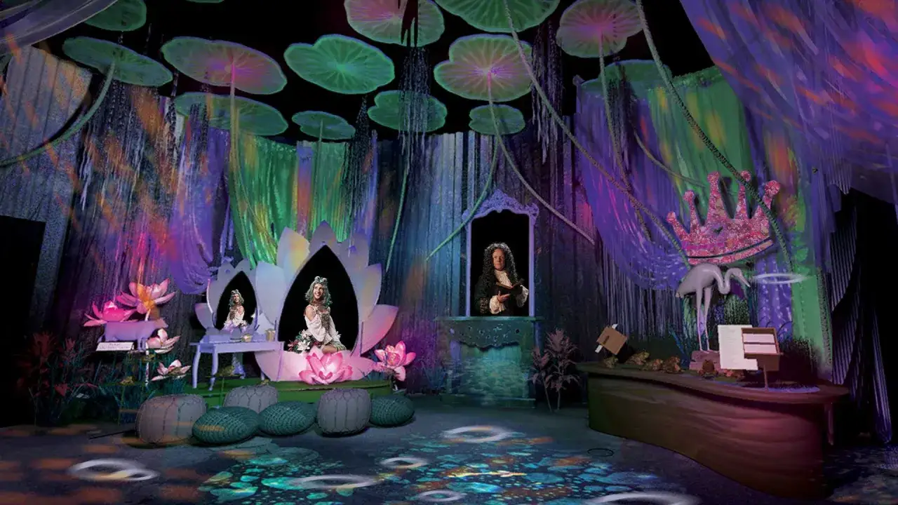 Bienvenue &agrave; cette exposition immersive &agrave; Paris, un monde onirique avec des n&eacute;nuphars g&eacute;ants, des cascades color&eacute;es et des personnages de conte de f&eacute;es.